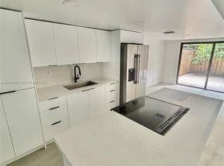 3+1 Townhouse — 8010 NW 27th Pl #8010, Fort Lauderdale, 33322