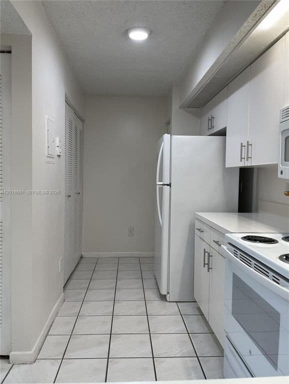 1-bedroom Condo — 18890 NW 57th Ave APT 207