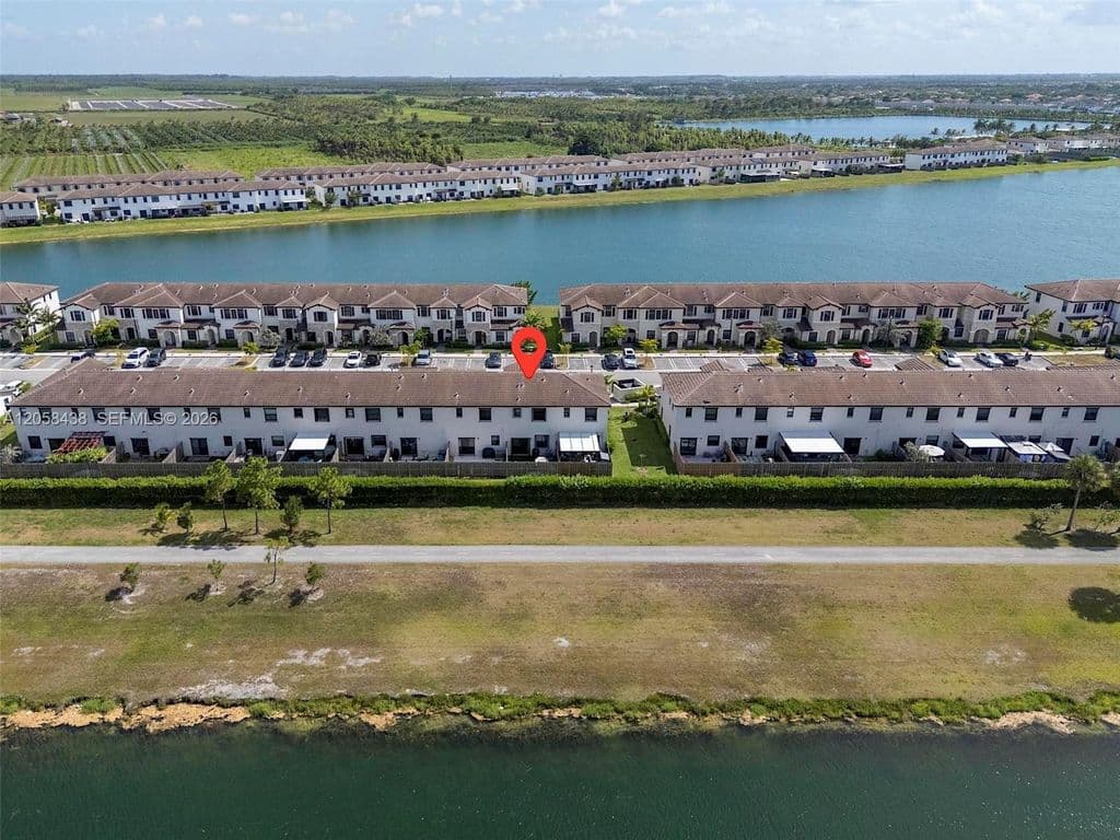 3+1 Mülk — 10085 SW 228th Ter