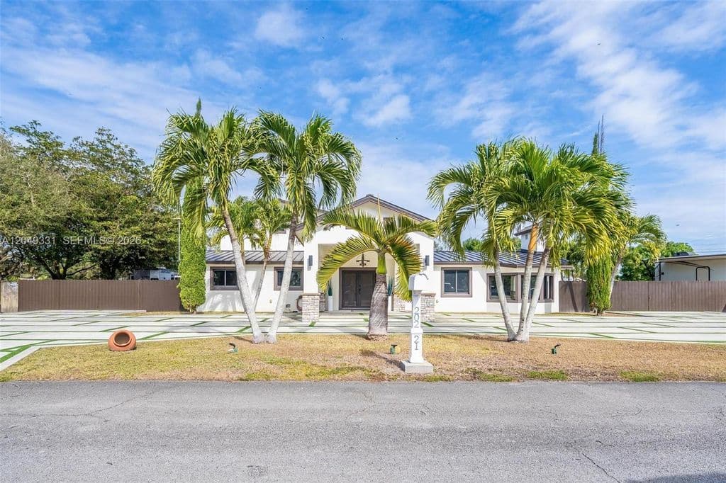 4-bedroom Single-Family Home — 20221 SW 318th St