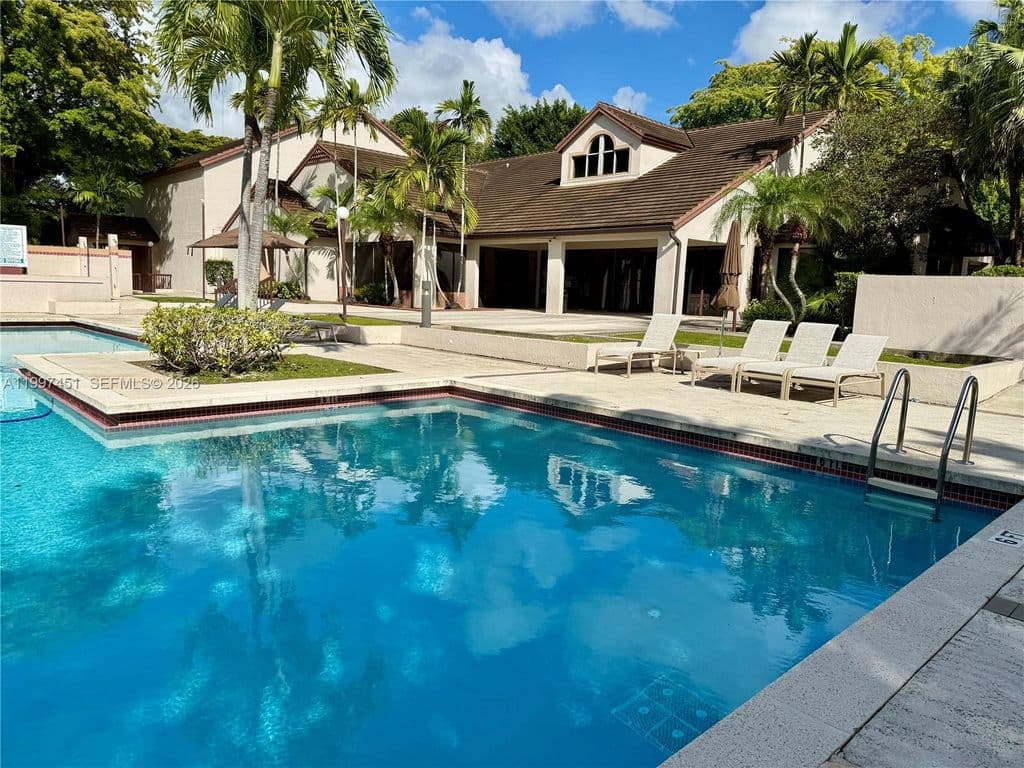 2-bedroom Condo — 9435 SW 140th Ct #9435