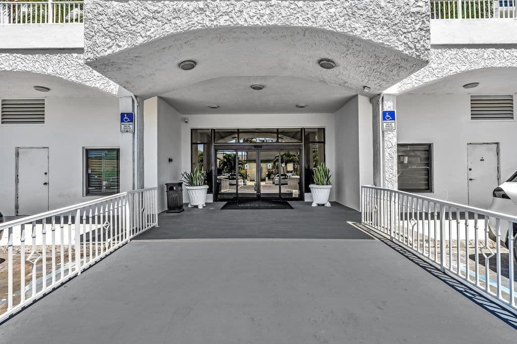 2+1 Condo — 3015 N Ocean Boulevard #16K