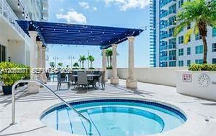 1-bedroom Condo — 1200 Brickell Bay Dr APT 3206