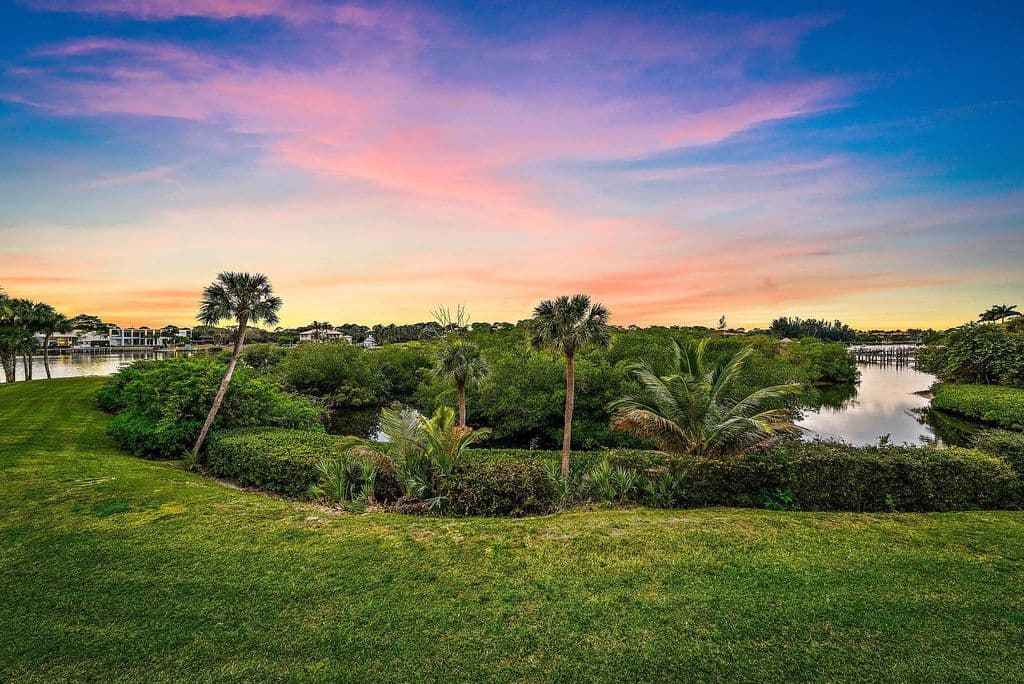 2+1 Condo — 1701 Marina Isle Way #202