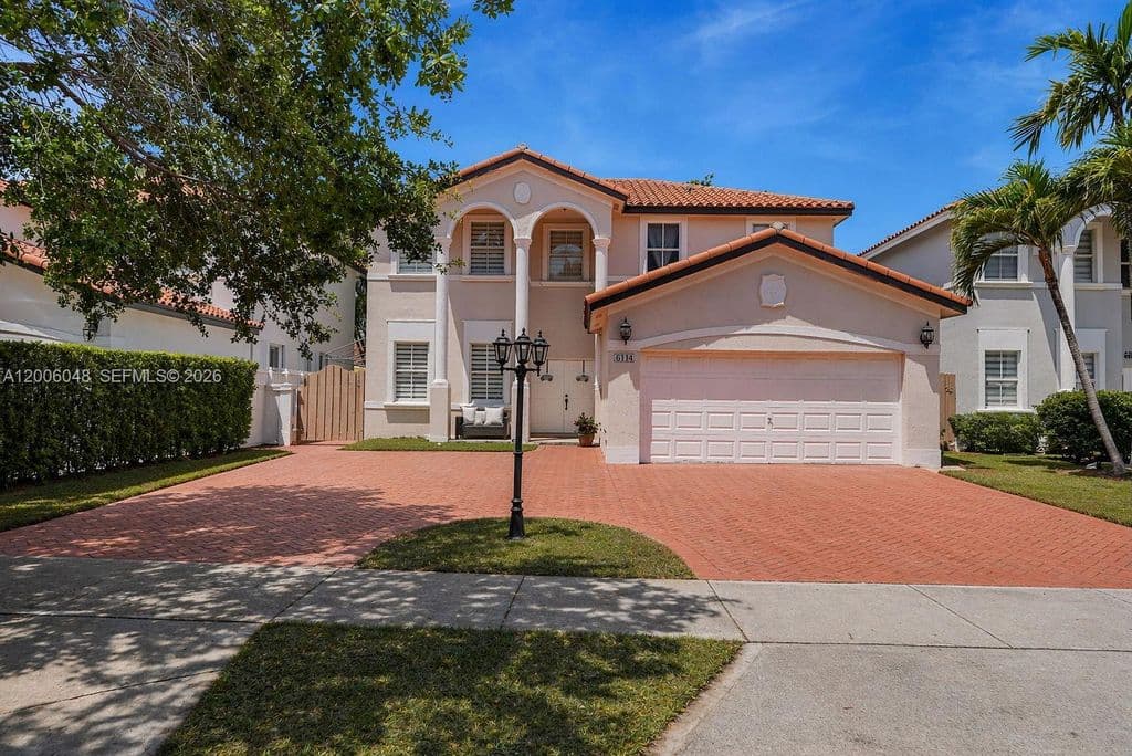 5-bedroom Single-Family Home — 6114 SW 158th Psge