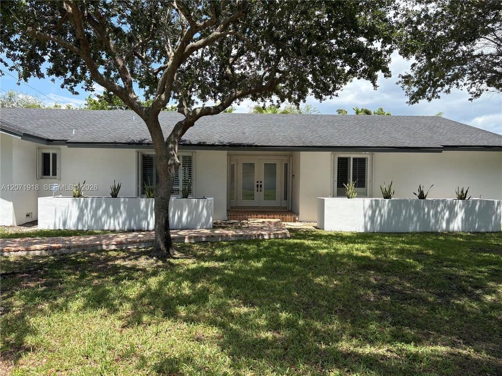 5-bedroom Single-Family Home — 13241 SW 104th Ave