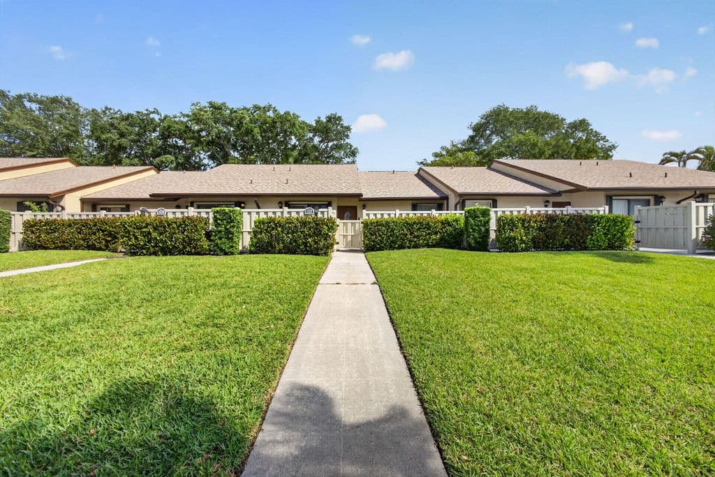 2+1 Condo — 1025 Green Pine Boulevard #F