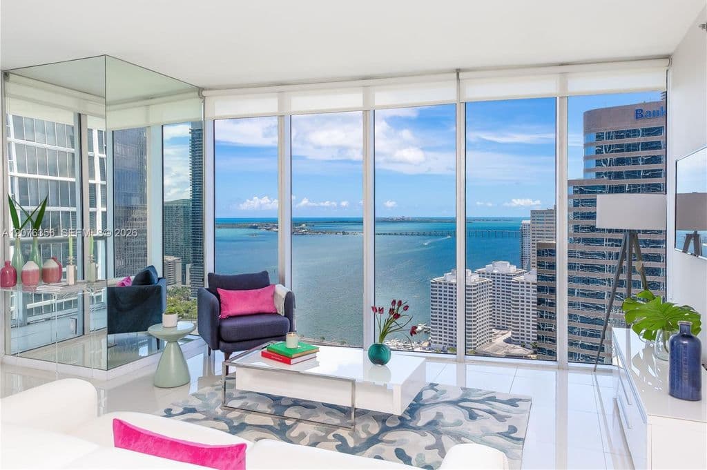 2+1 Condo — 485 Brickell Ave APT 3410
