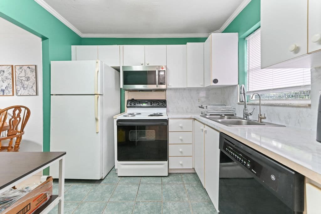 2+1 Mülk — 803 W Oakland Park Boulevard #A7