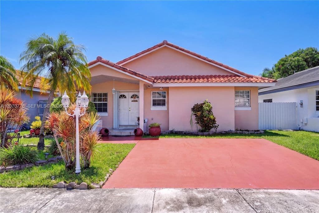 3+1 Müstakil ev — 2375 SW 141st Ave
