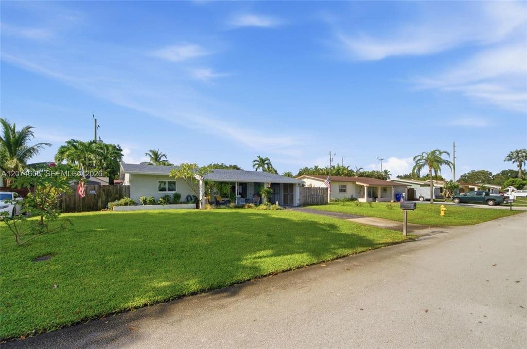 2-bedroom Single-Family Home — 1540 NE 34th St