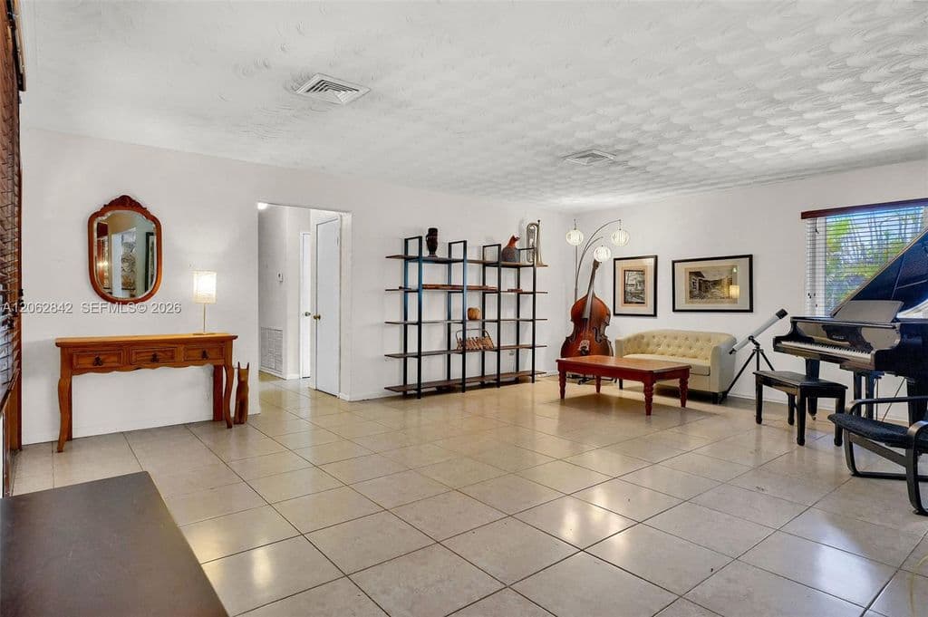 4+1 Müstakil ev — 5400 SW 63rd Ct