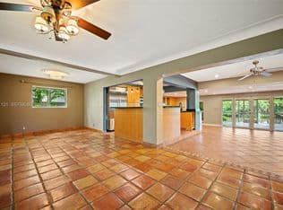 4+1 Müstakil ev — 4512 SW 37th Ave, Fort Lauderdale, 33312
