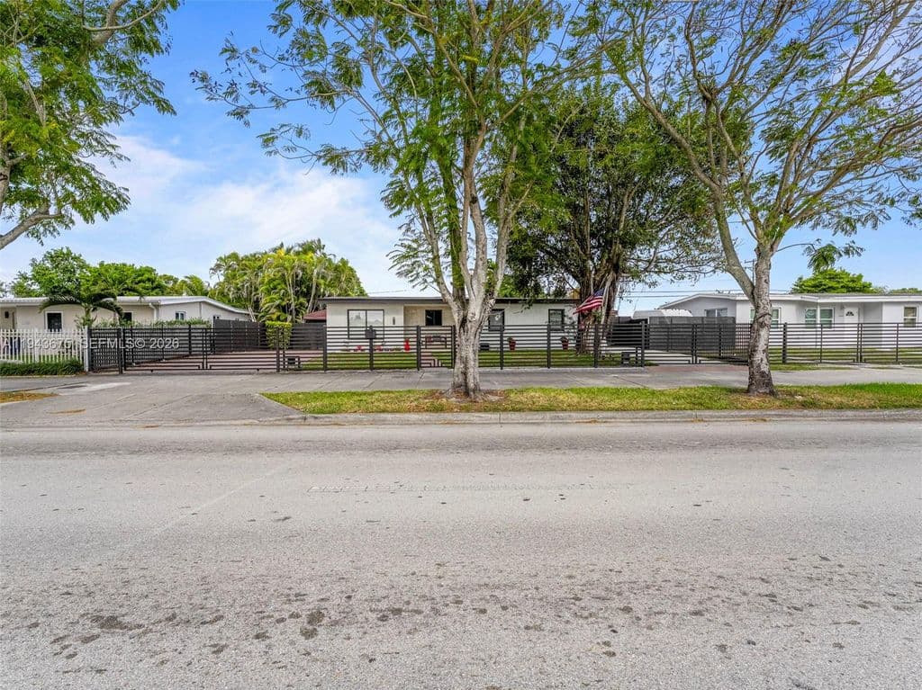 3+1 Müstakil ev — 11415 SW 56th St