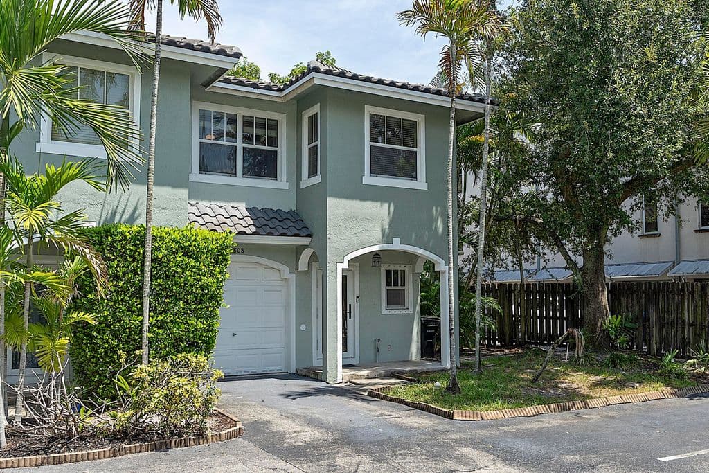 3-bedroom Property — 808 SW 4th Avenue