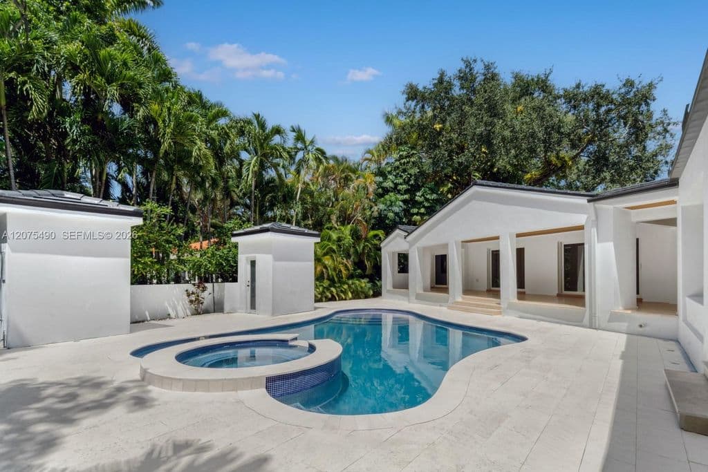 5-bedroom Single-Family Home — 8150 Old Cutler Rd