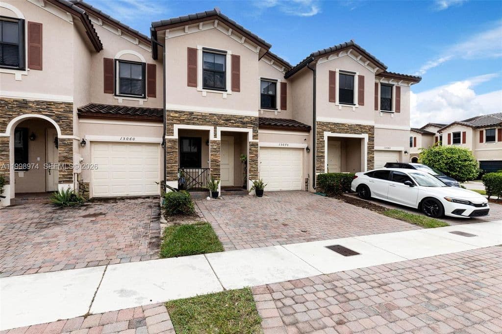 4-bedroom Property — 15070 SW 119th Ln