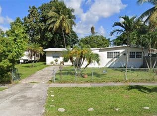 3-bedroom Single-Family Home — 15465 SW 298th Ter, Homestead, 33033