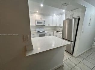 2-bedroom Condo — 815 SW 30th St APT J, Fort Lauderdale, 33315