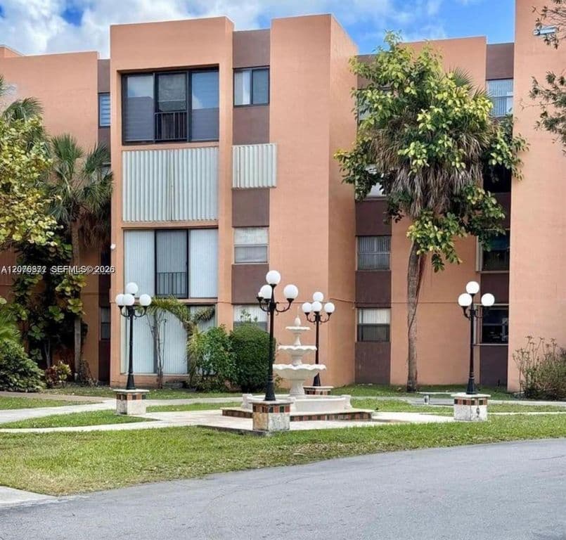 2+1 Condo — 9400 W Flagler St APT 309