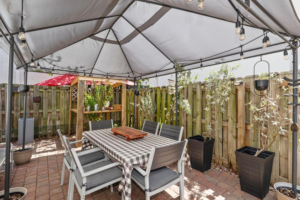 3-bedroom Property — 2820 SW 17th Avenue