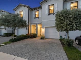 4+1 Townhouse — 13043 SW 286th Way, Homestead, 33033