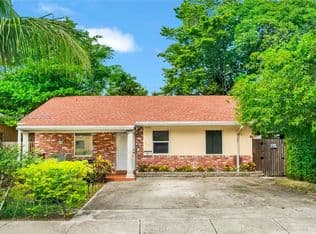 3+1 Müstakil ev — 6133 SW 62nd Ter, South Miami, 33143