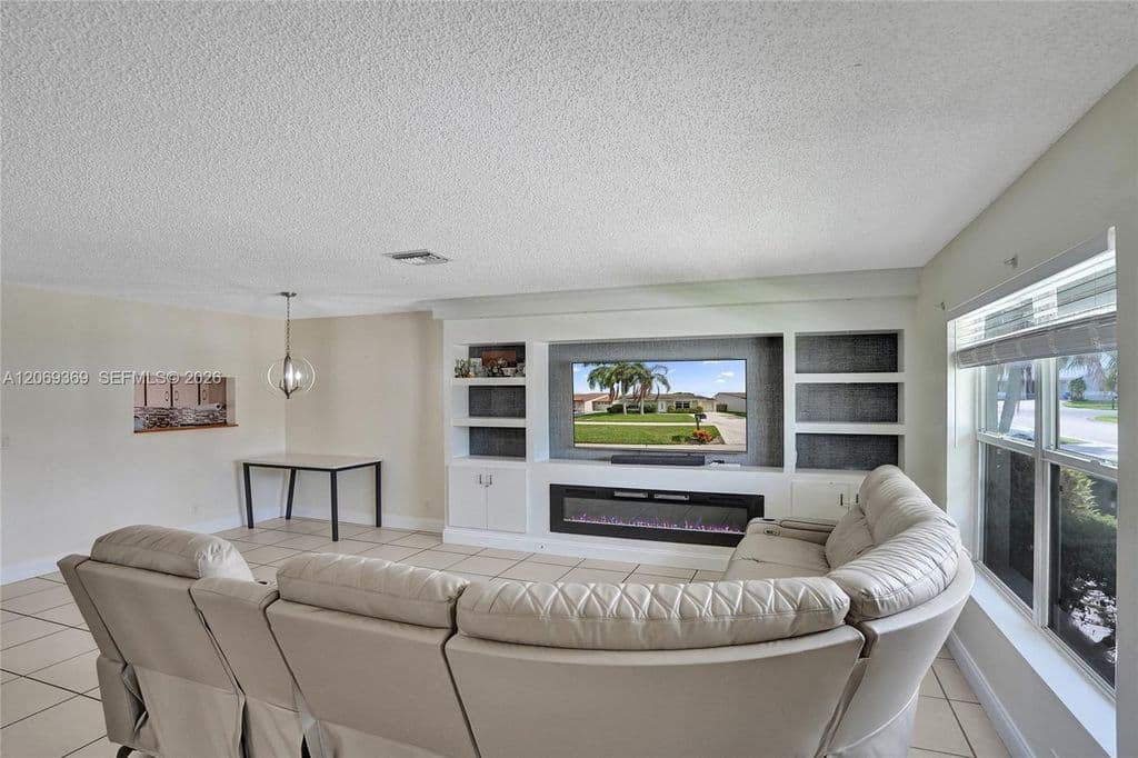 3+1 Müstakil ev — 5451 Chicory Ln