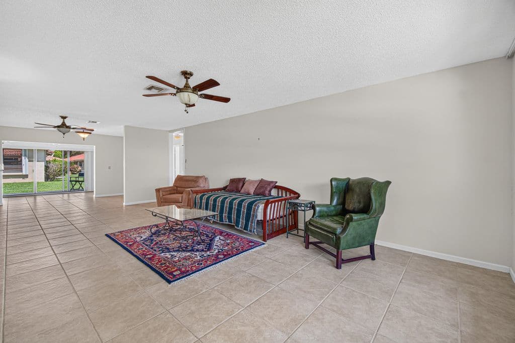 2-bedroom Condo — 9925 Frangipani Tree Way #B