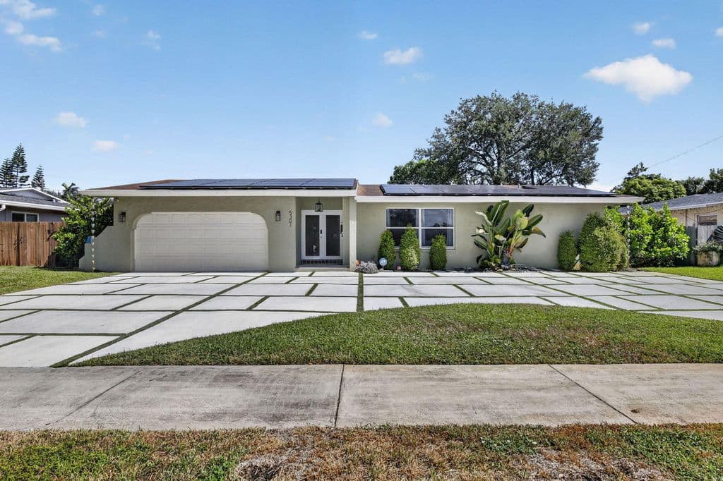4+1 Müstakil ev — 5301 SW 8TH Court