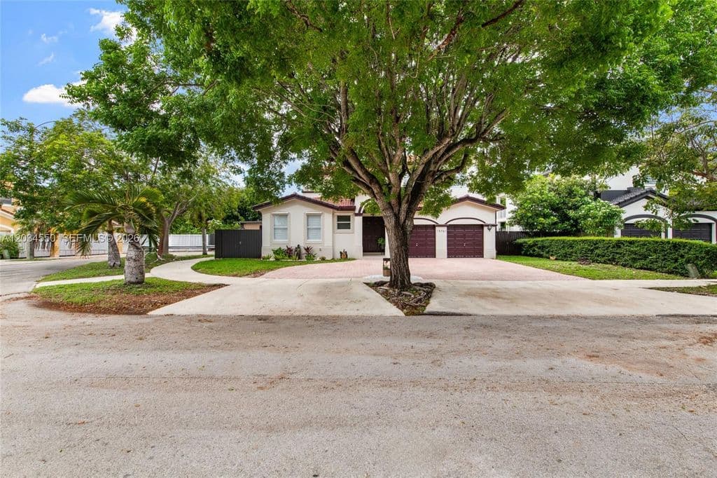 4-bedroom Single-Family Home — 15761 SW 59th Ter