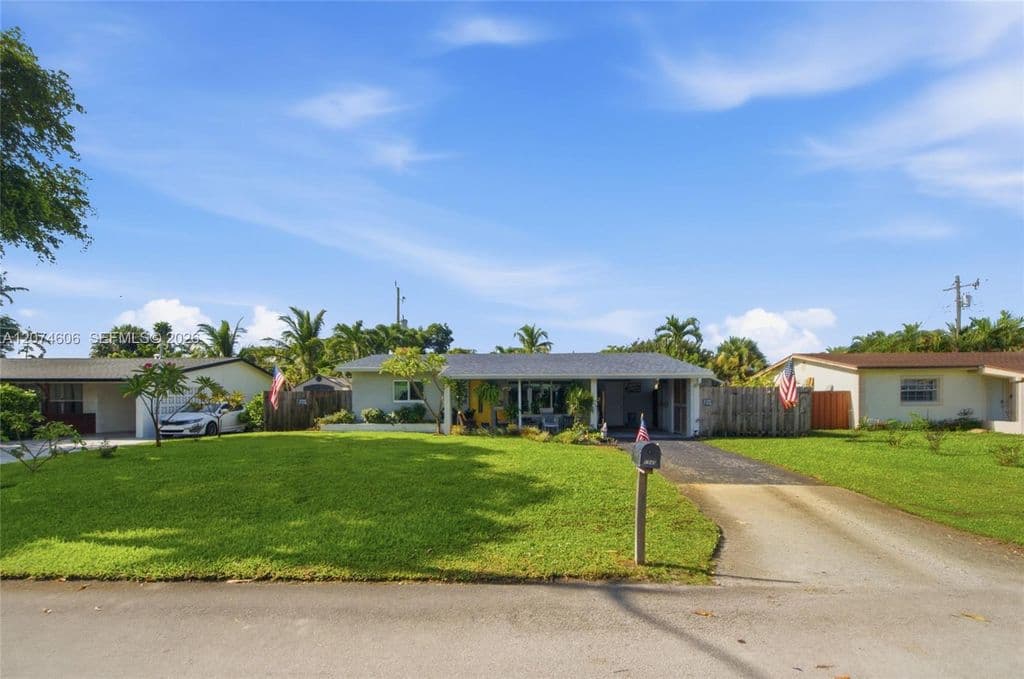 2-bedroom Single-Family Home — 1540 NE 34th St