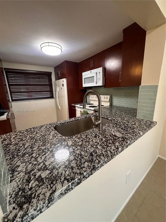 1-bedroom Condo — 10845 SW 112th Ave APT 211