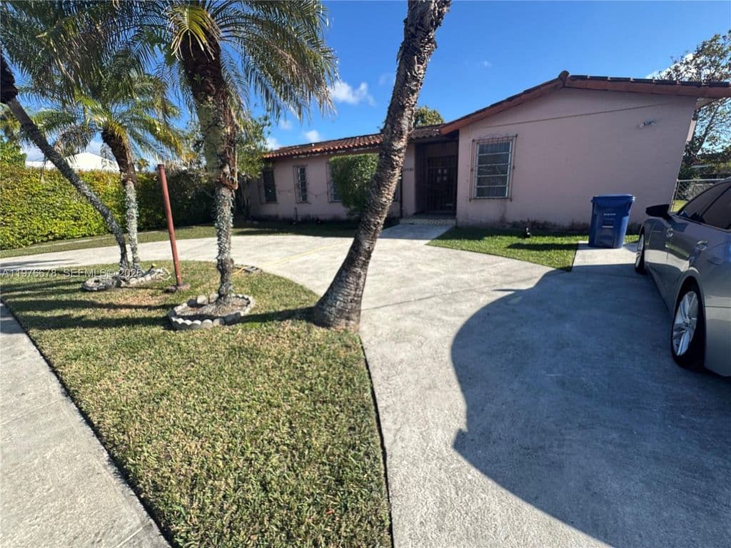 3+1 Müstakil ev — 10730 SW 66th Dr