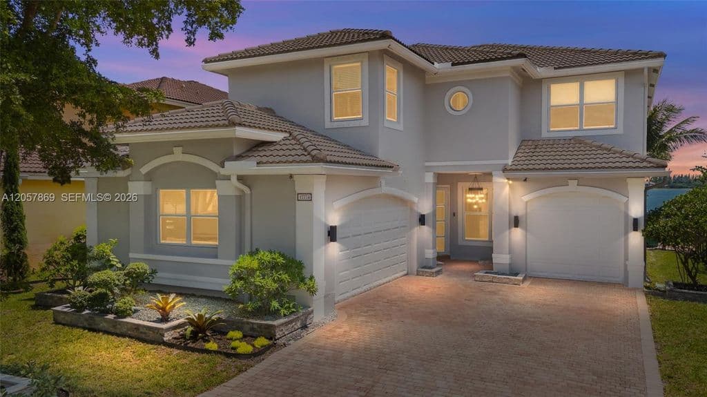 5-bedroom Single-Family Home — 17774 SW 47th St