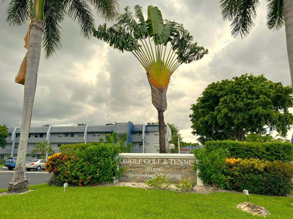 1+1 Condo — 7837 Golf Circle Drive #206