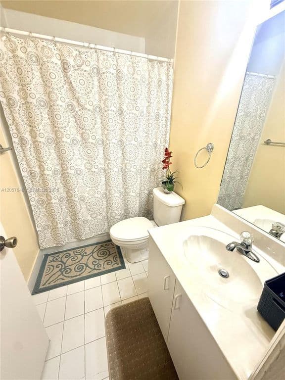 4+1 Mülk — 13402 SW 153rd St APT 1904