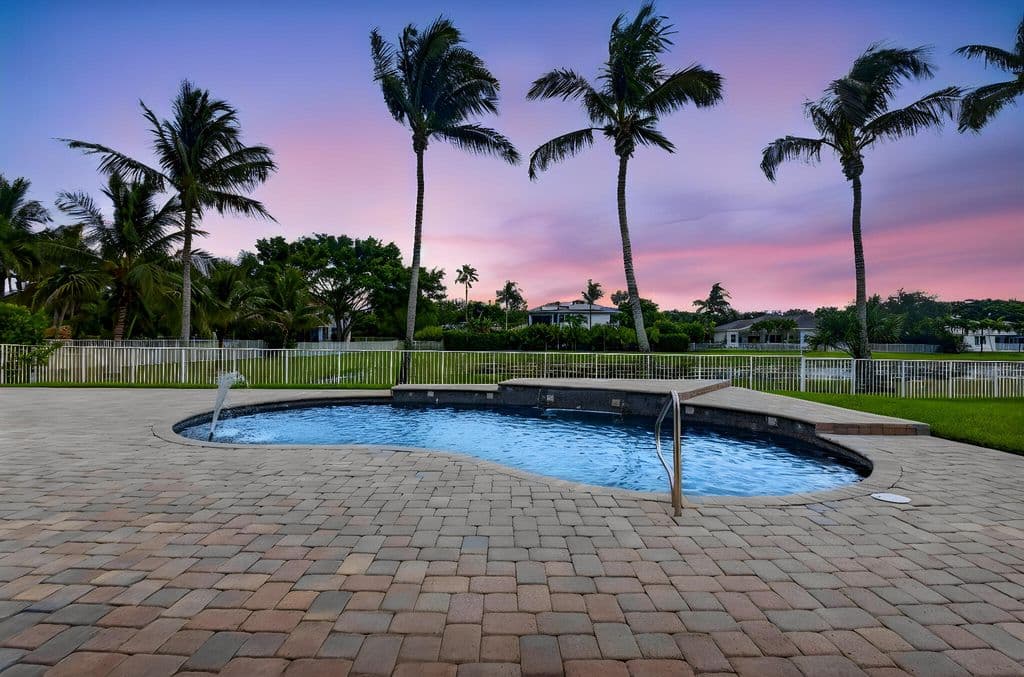 5-bedroom Single-Family Home — 11554 Knightsbridge Place