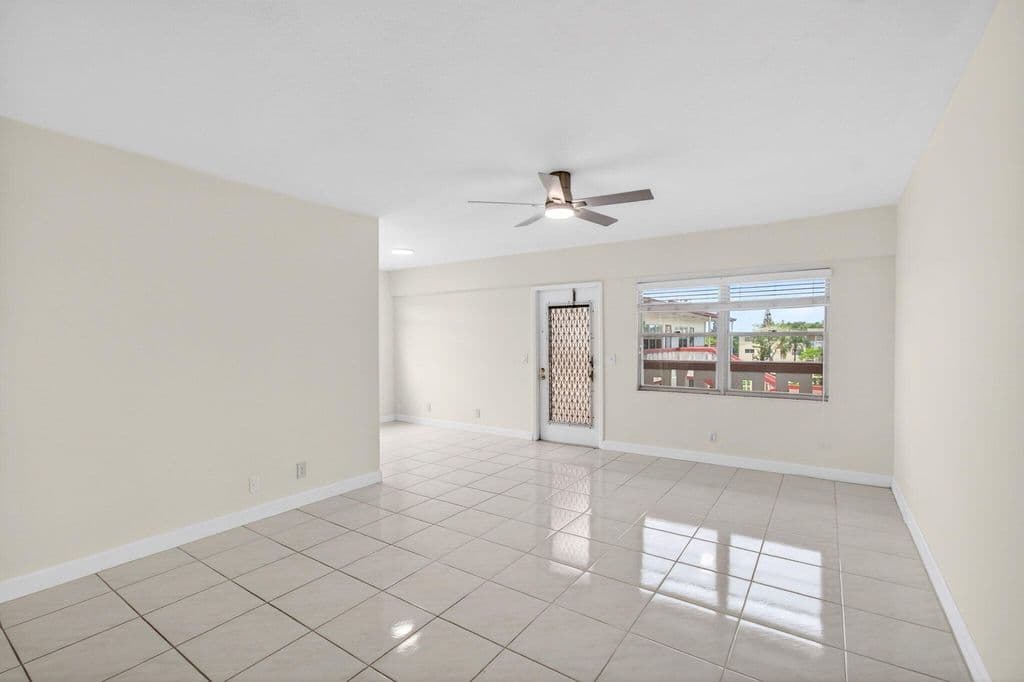 2+1 Condo — 374 Brighton I #374