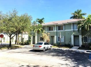 3+1 Townhouse — 183 Hidden Court Rd #F-33, Hollywood, 33023