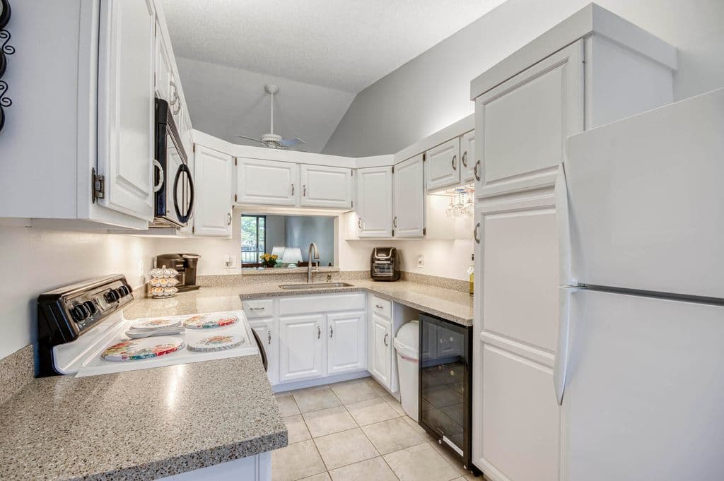 2-bedroom Condo — 1132 Keystone Drive #A