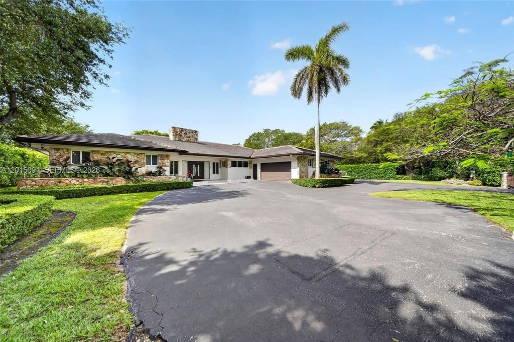 5+1 Müstakil ev — 6650 SW 112th St