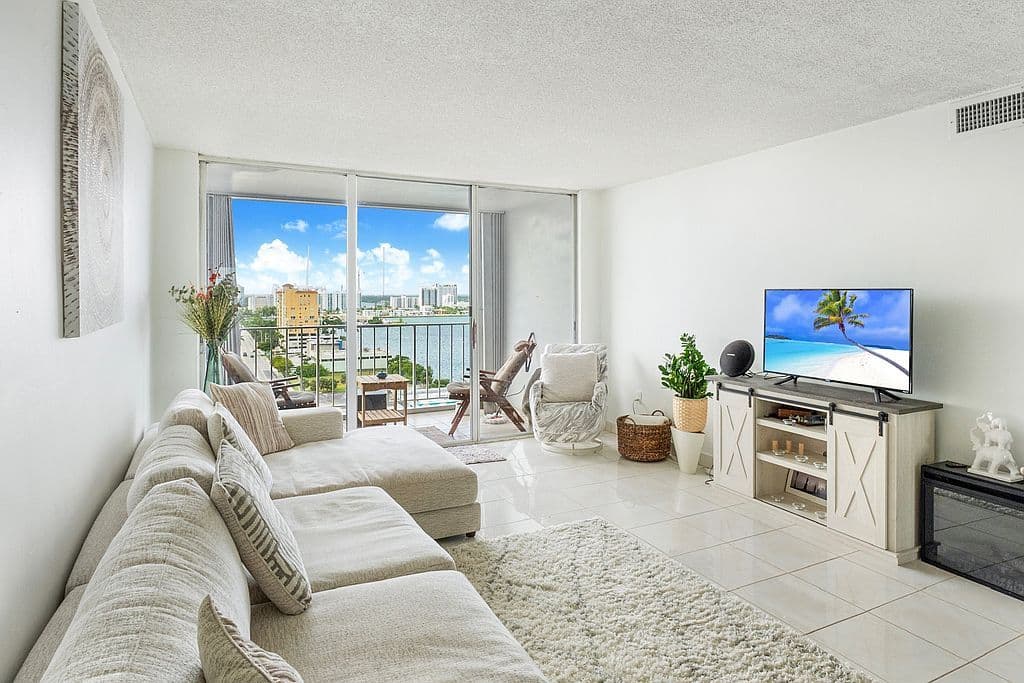 2+1 Condo — 1865 79th Street Cswy APT 15N