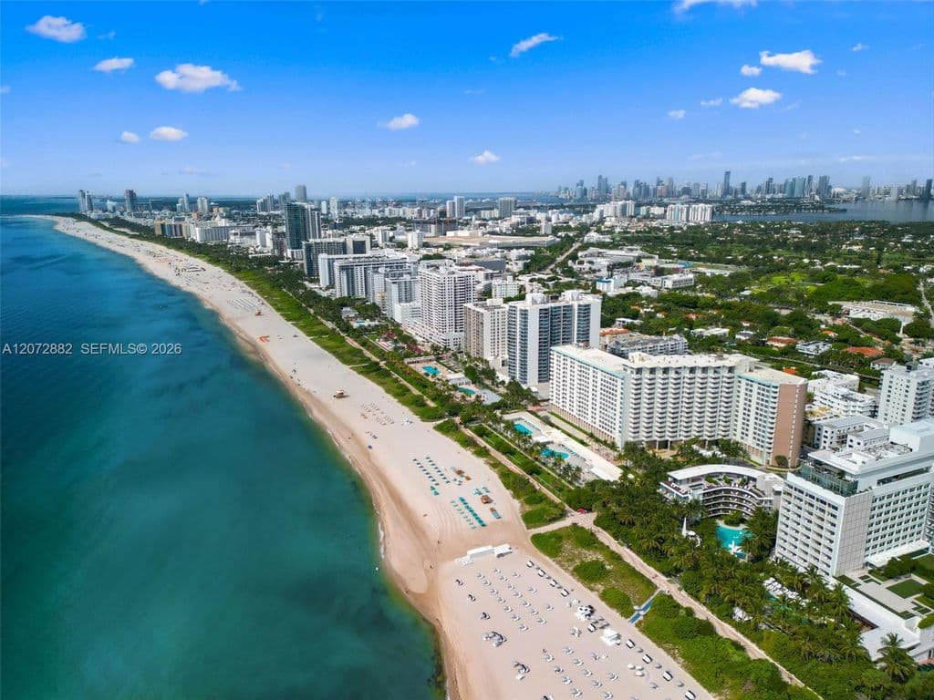 1-bedroom Condo — 2899 Collins Ave APT 1624