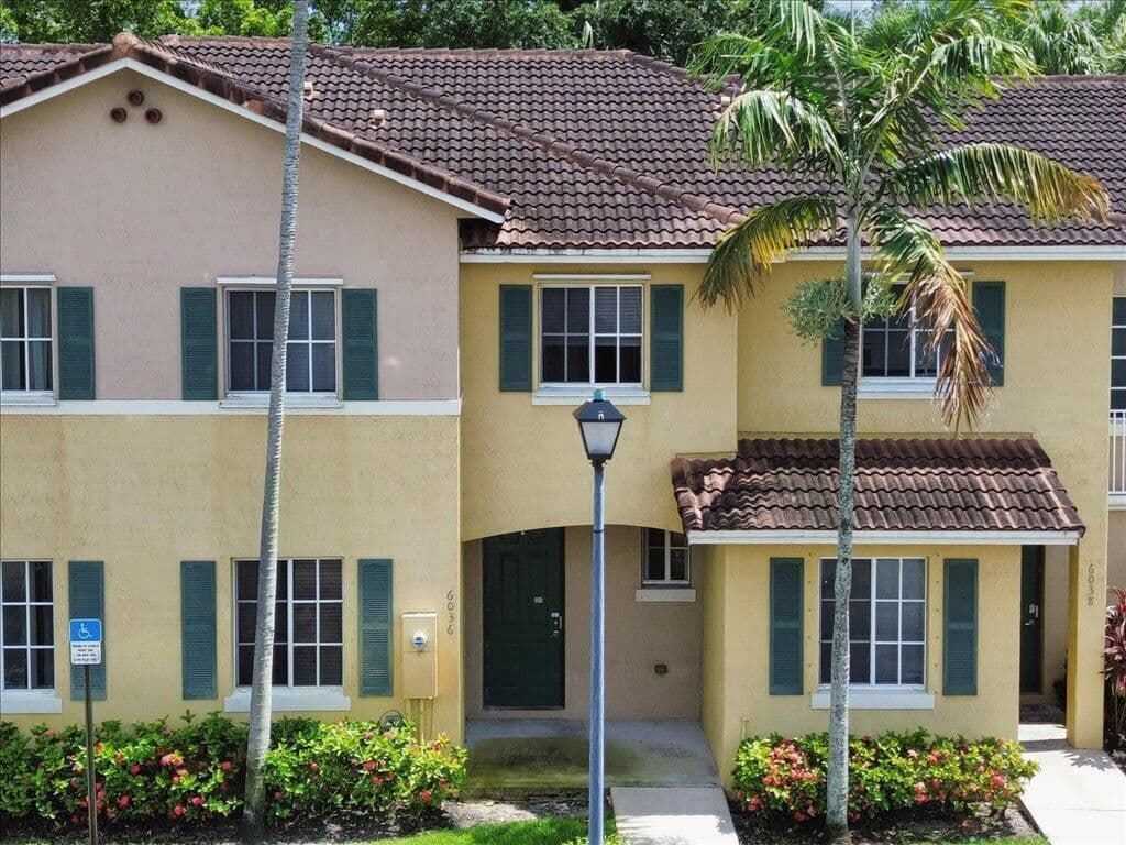 3-bedroom Property — 6036 SW 19th Place