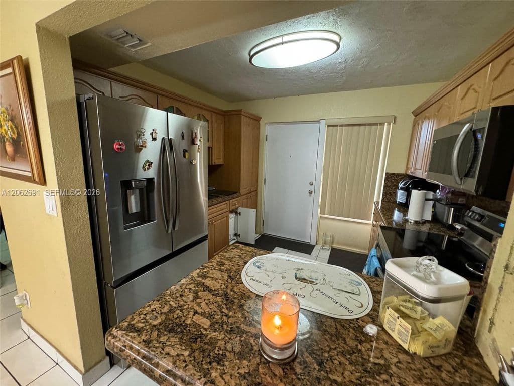 3-bedroom Condo — 9240 Fontainebleau Blvd APT 204
