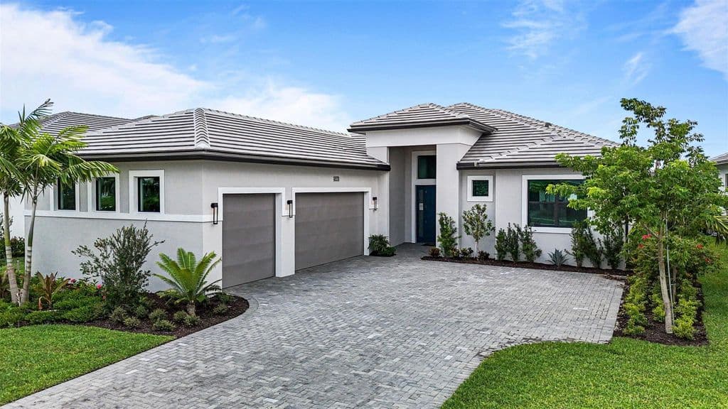 3-bedroom Single-Family Home — 5303 Saint Armands Way
