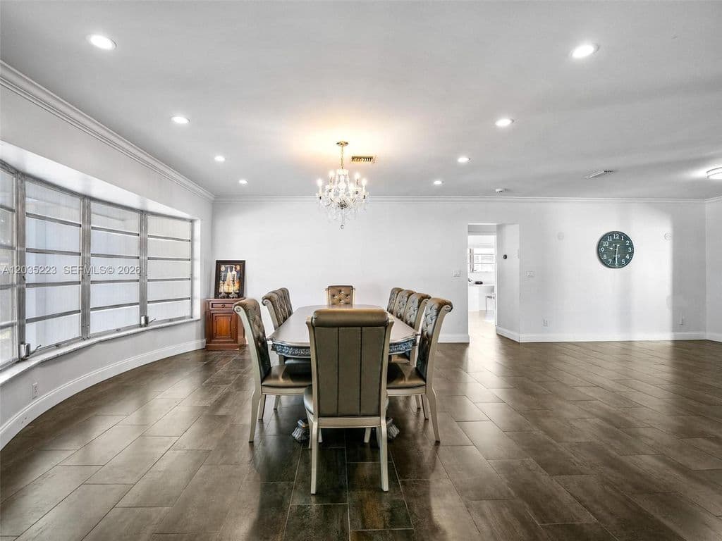 4+1 Müstakil ev — 3610 N 53rd Ave