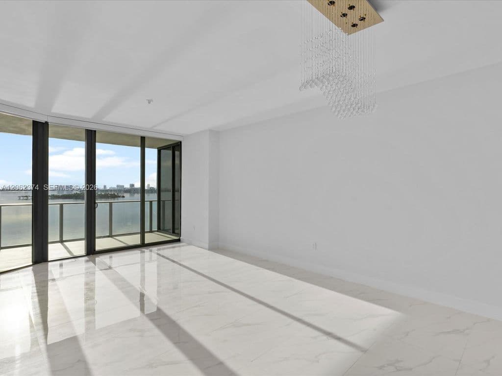3+1 Condo — 700 NE 24th St Unit 503