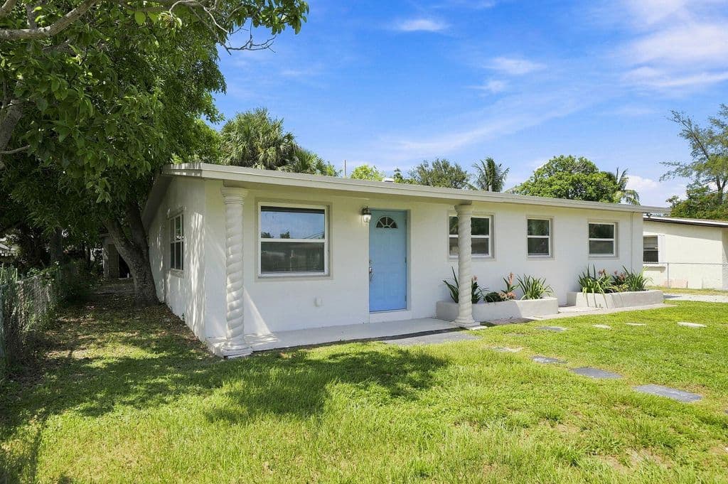 3-bedroom Single-Family Home — 1629 NW 15TH Court